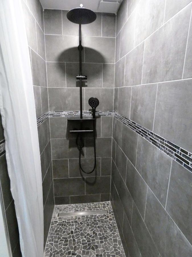 Proche Lac Du Salagou, Chambre Agreable Avec Salle D'Eau Et Wc Prive Lacoste  Eksteriør billede